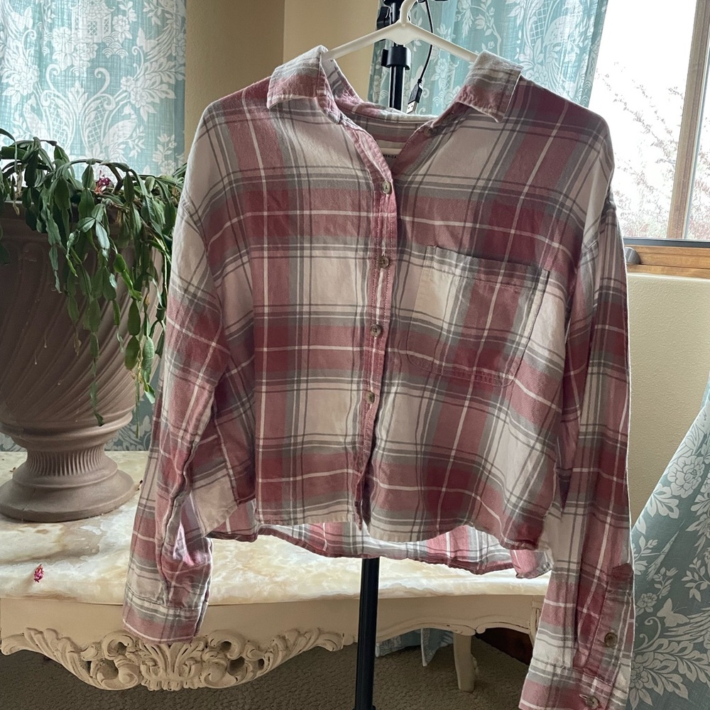 American Eagle cropped tiger plaid button down - Picture 8 of 16